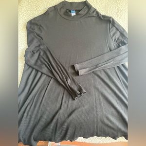 2/$25 Old Navy Maternity Top